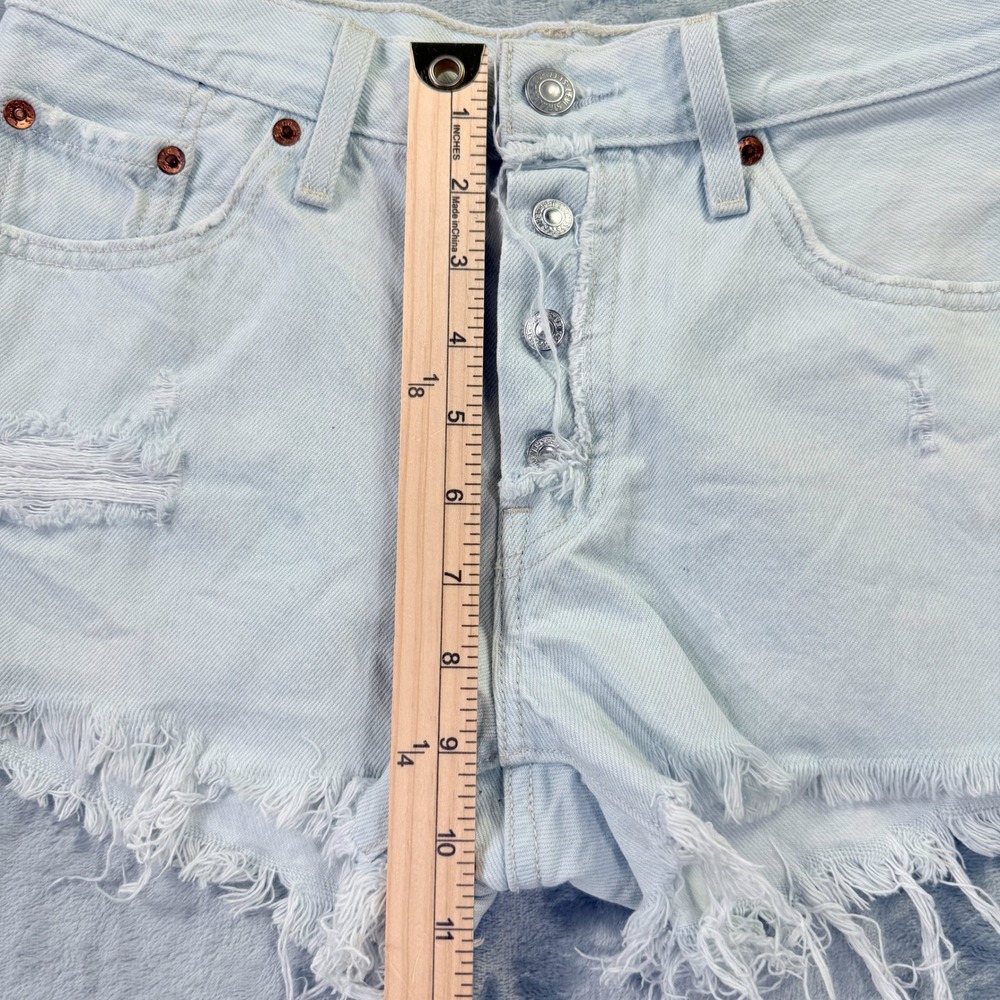 Levis 501 Original Distressed Cut Off Shorts Light Wash Blue Measures 27 Size 25 - Picture 10 of 13
